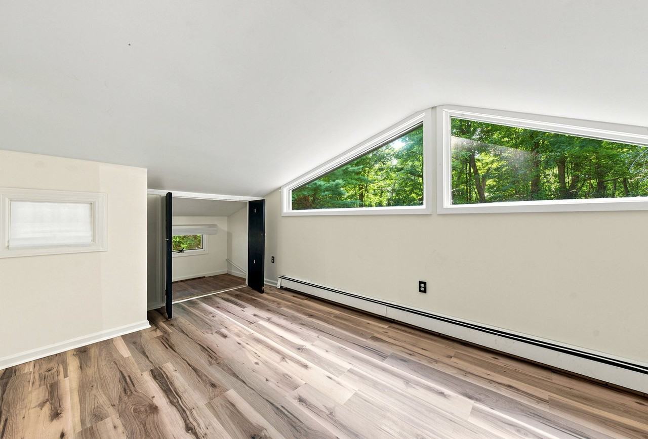 8 Mc Croy Dr - Photo 5 of 10