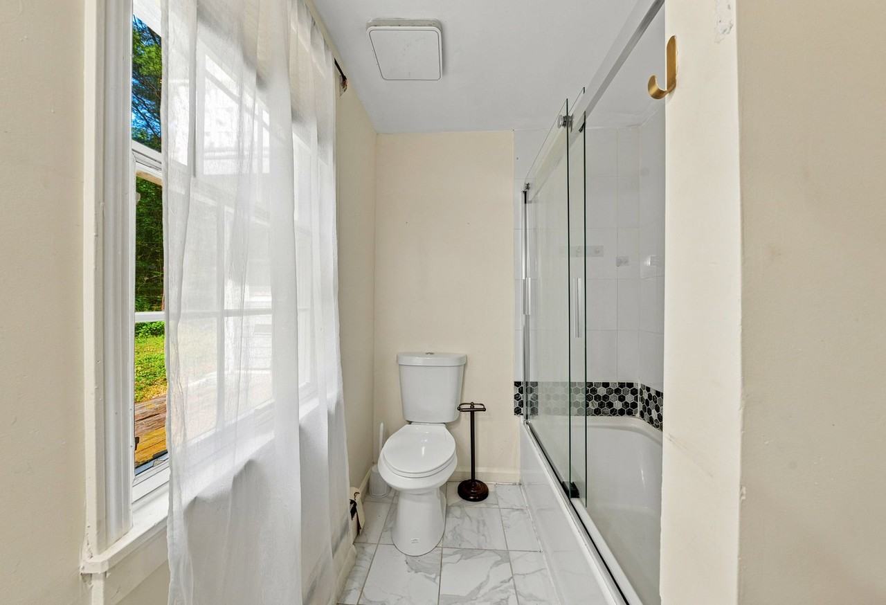 8 Mc Croy Dr - Photo 7 of 10