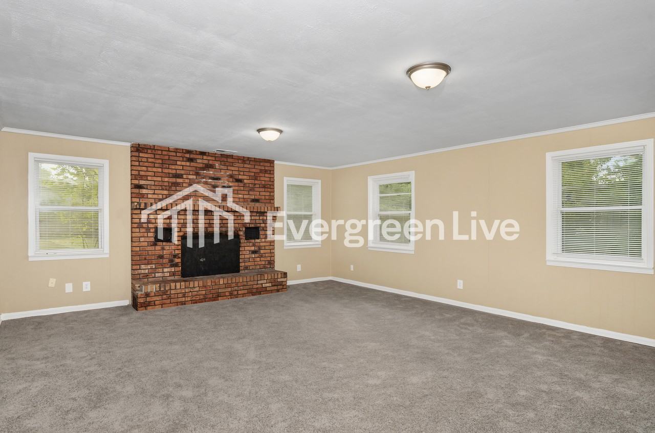 3045 Brookdale St - Photo 2 of 15