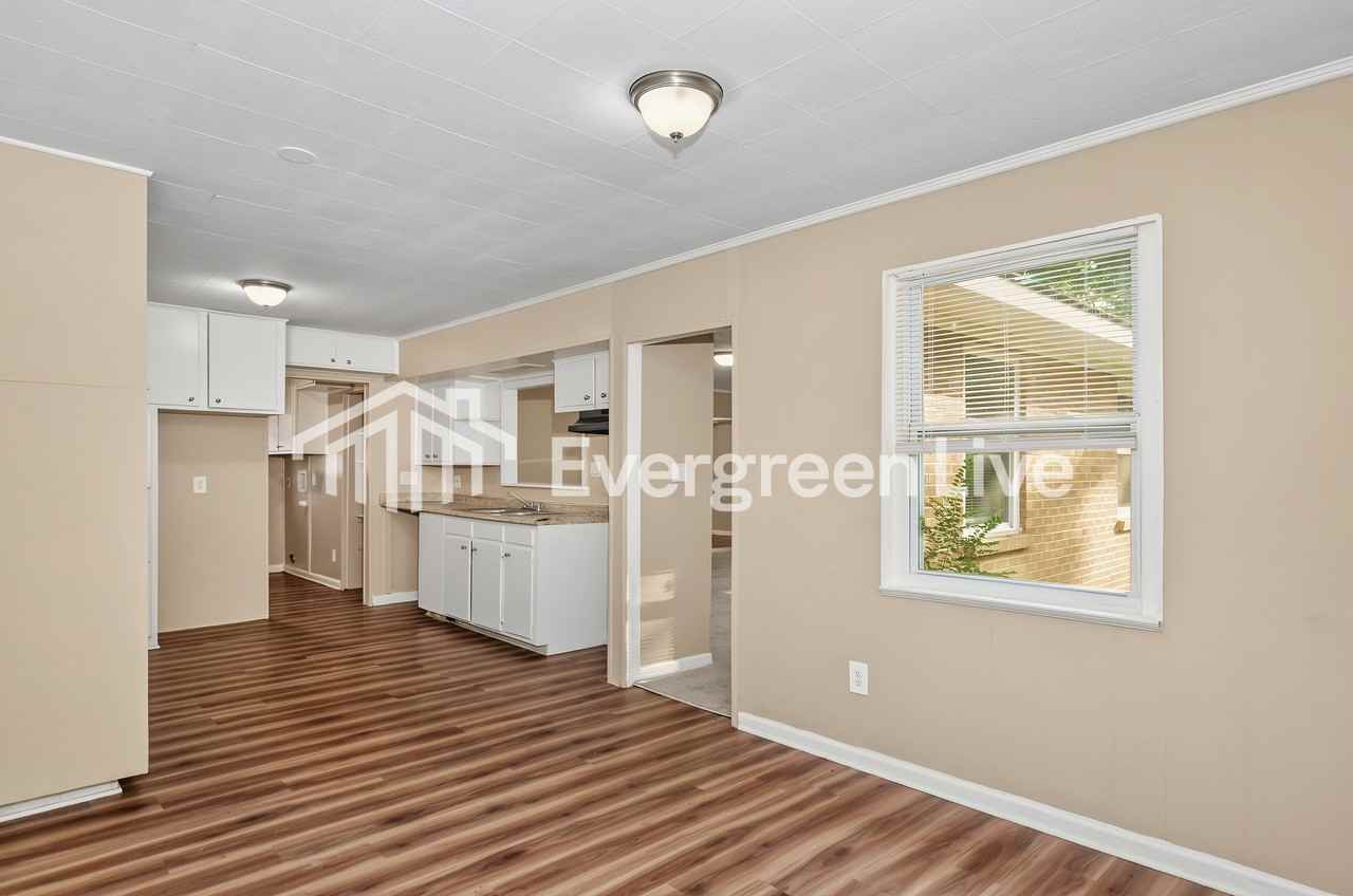 3045 Brookdale St - Photo 4 of 15