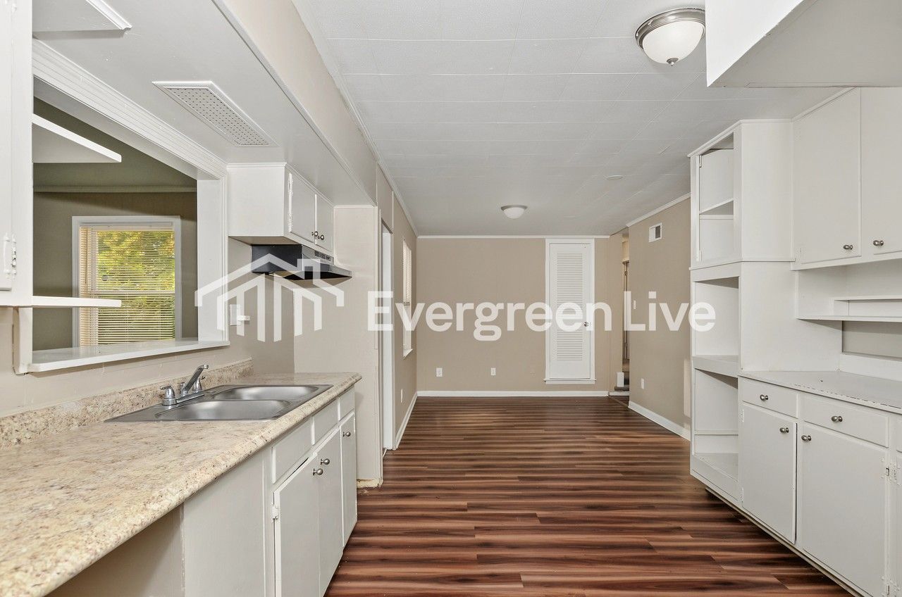 3045 Brookdale St - Photo 6 of 15