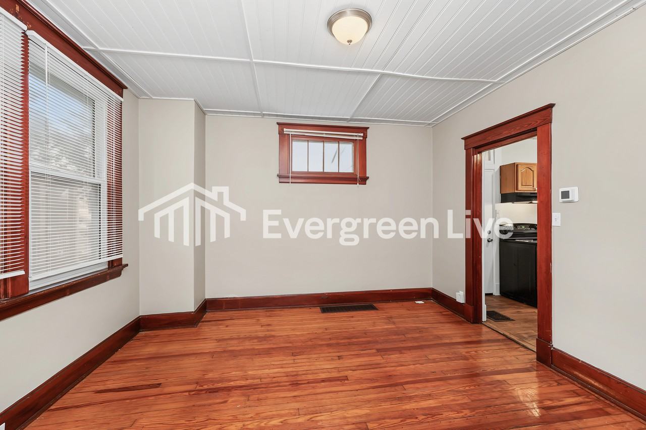 3717 Woodbine Ave - Photo 4 of 15