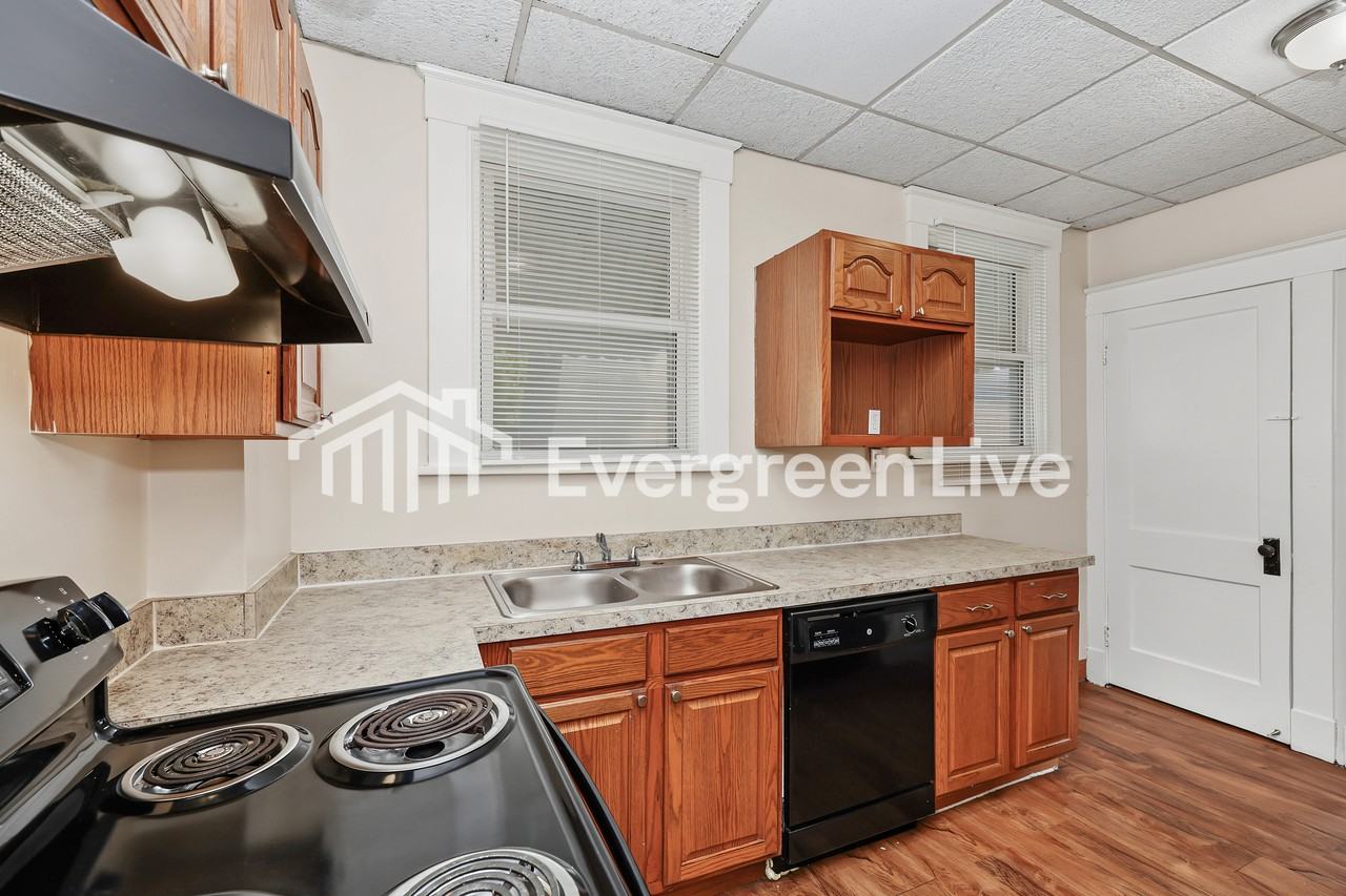 3717 Woodbine Ave - Photo 6 of 15