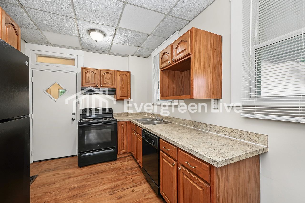 3717 Woodbine Ave - Photo 7 of 15