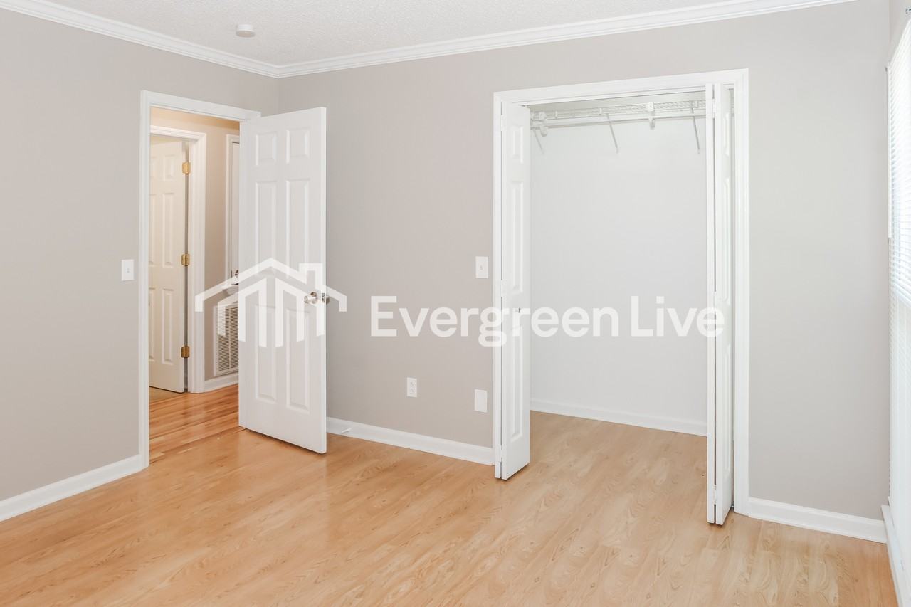 135 Hollington Dr Ne - Photo 6 of 15
