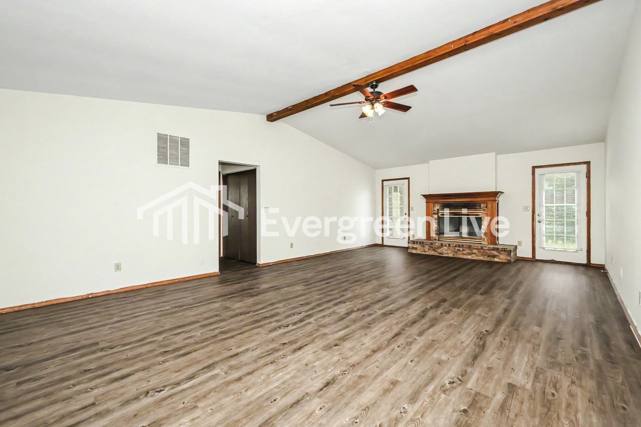 6877 Charlesgate Rd - Photo 4 of 15