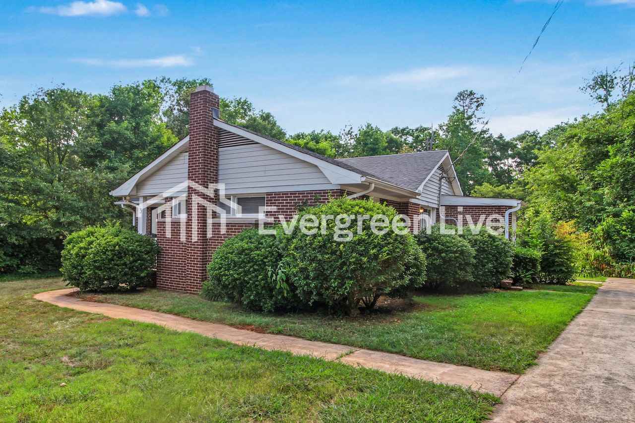 3 Lord Fairfax Dr - Photo 2 of 15
