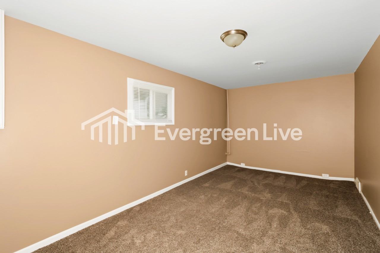 11428 Palmer Ave - Photo 5 of 15