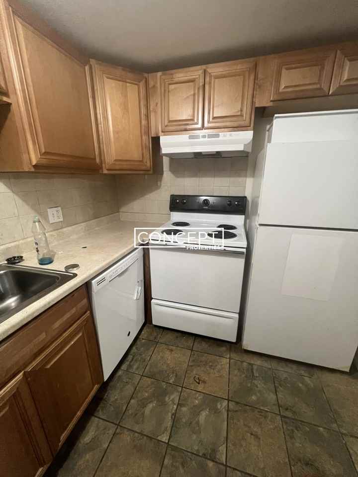 182 Central St #8 - Photo 2 of 18