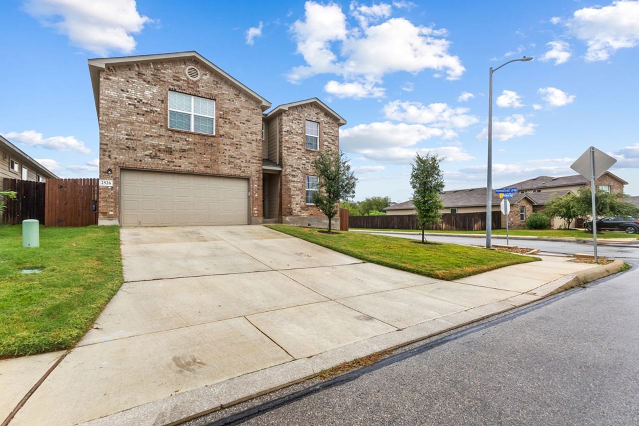 2526 Wentwood Run - Photo 2 of 31