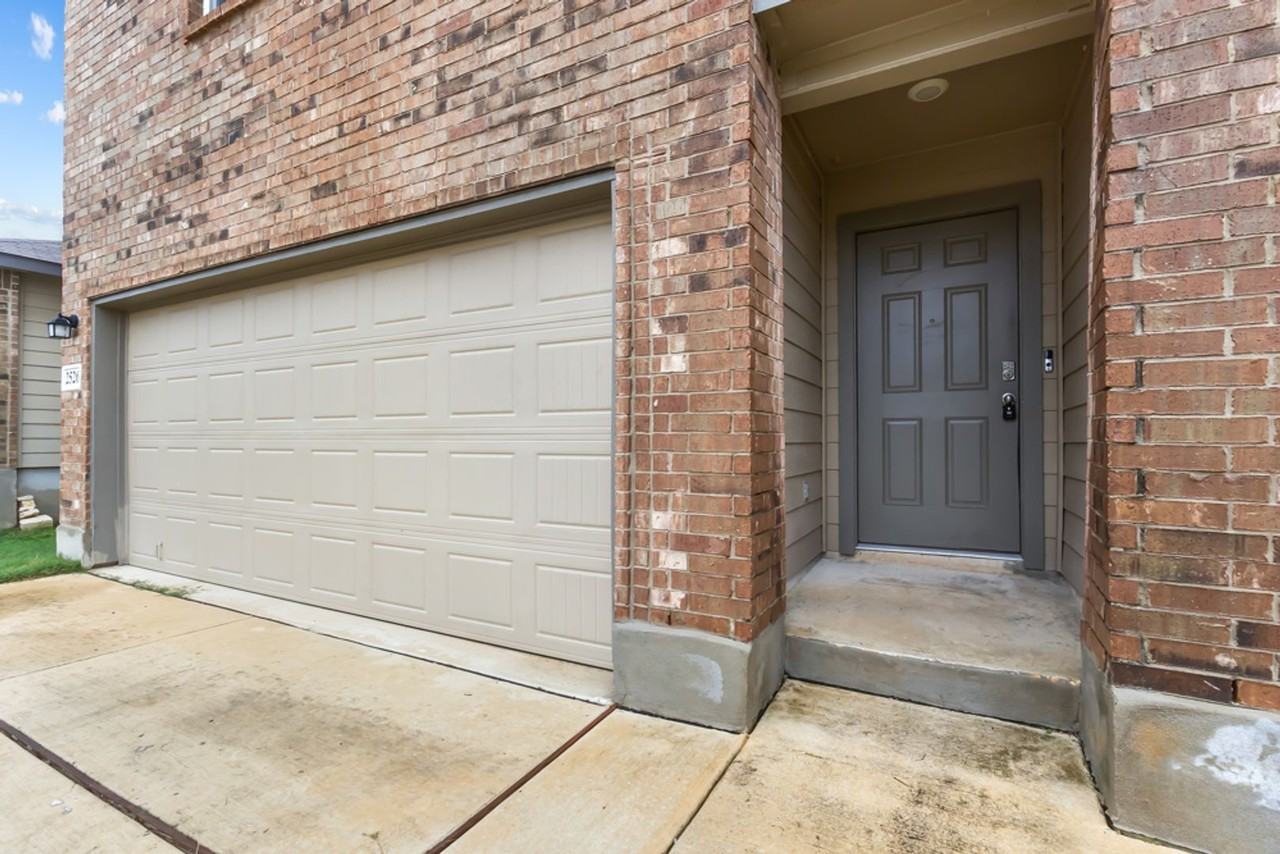 2526 Wentwood Run - Photo 3 of 31