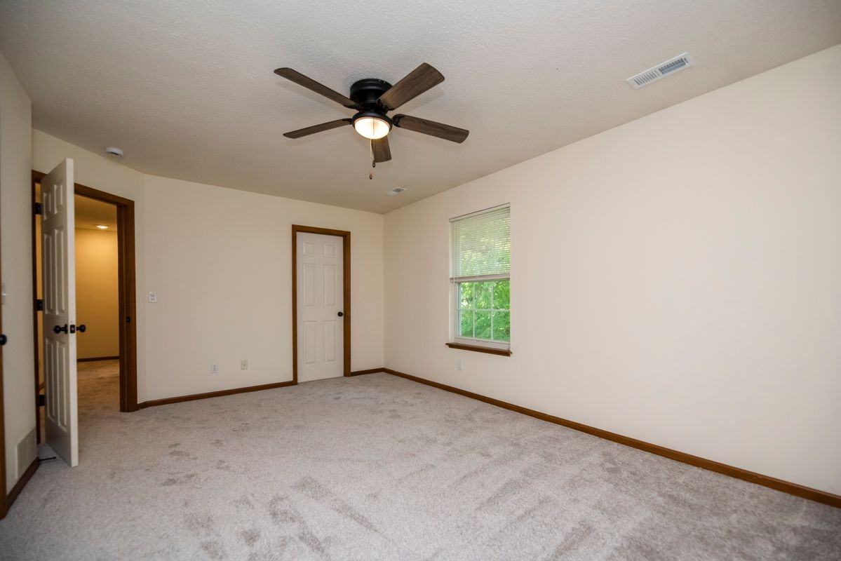 3600 Berkshire Ct - Photo 5 of 12