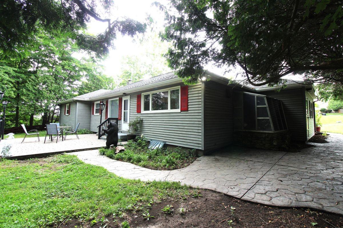 24 Forest Rd - Photo 4 of 39
