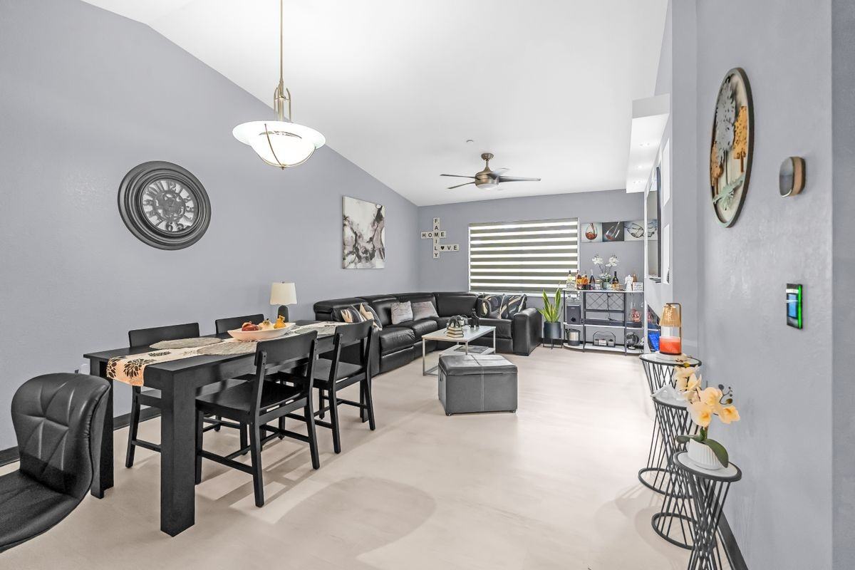 8274 Key Royal Cir - Photo 4 of 32