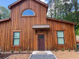 featured image of 8470B Hearn Rd