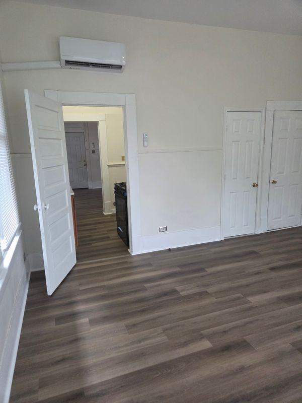 716 E Guenther St ##B - Photo 4 of 14