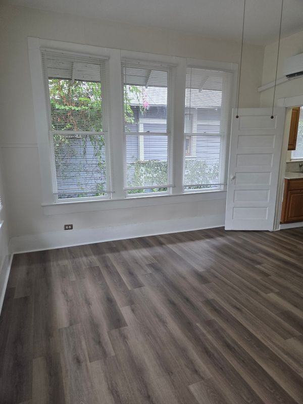 716 E Guenther St ##B - Photo 7 of 14