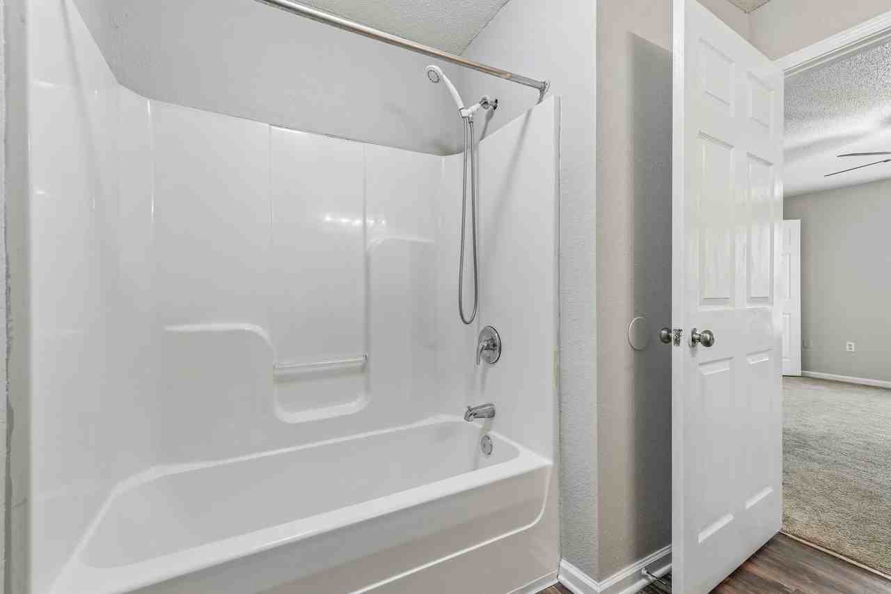 Clarksville Heights - Photo 5 of 35