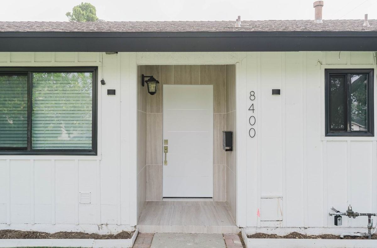 8400 Chimineas Ave - Photo 5 of 29