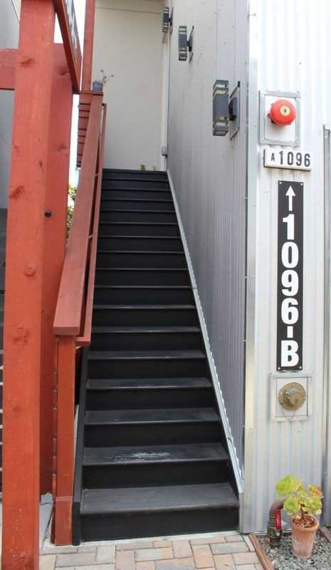 1096 53rd St ##B - Photo 2 of 21