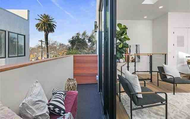 1096 53rd St ##B - Photo 4 of 21