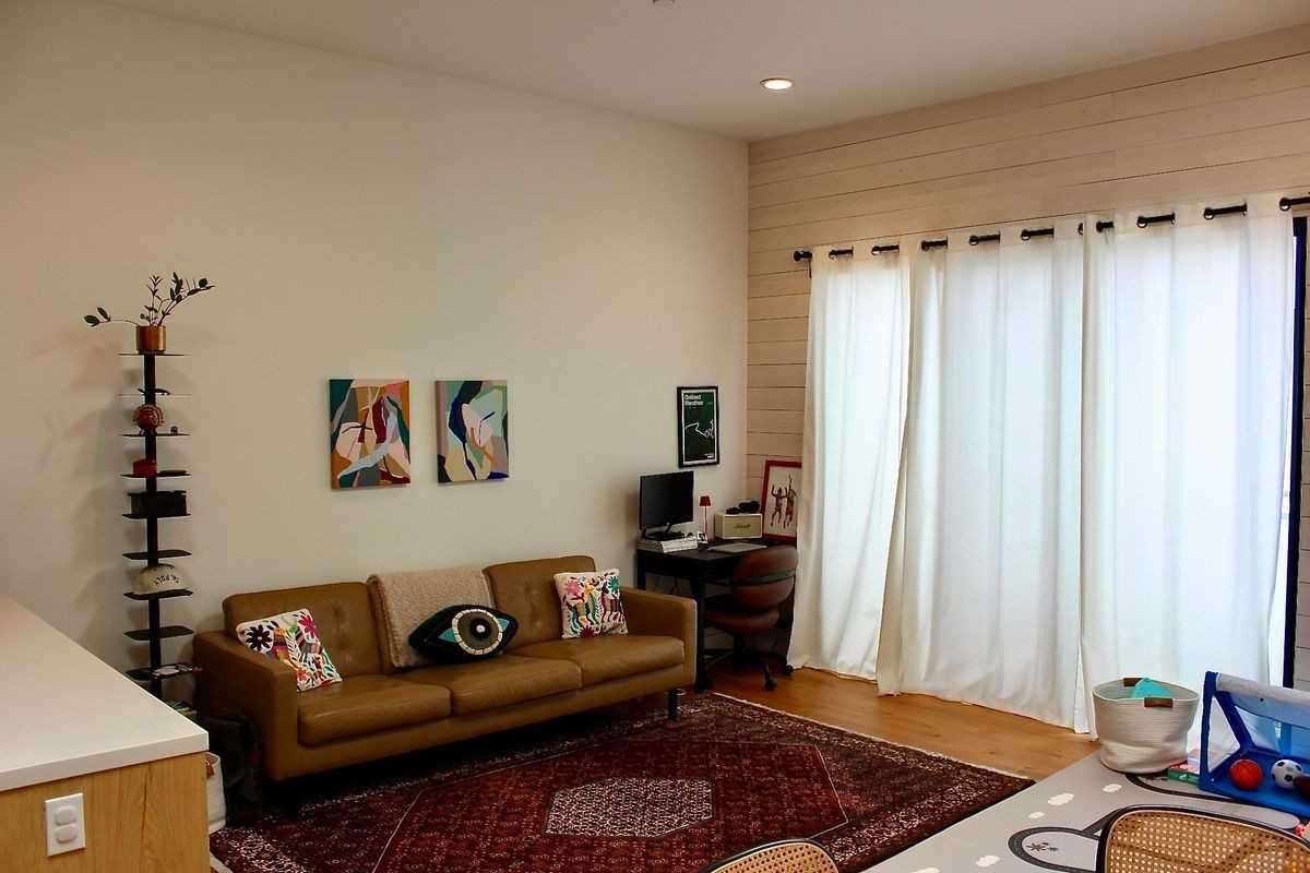 1096 53rd St ##B - Photo 5 of 21