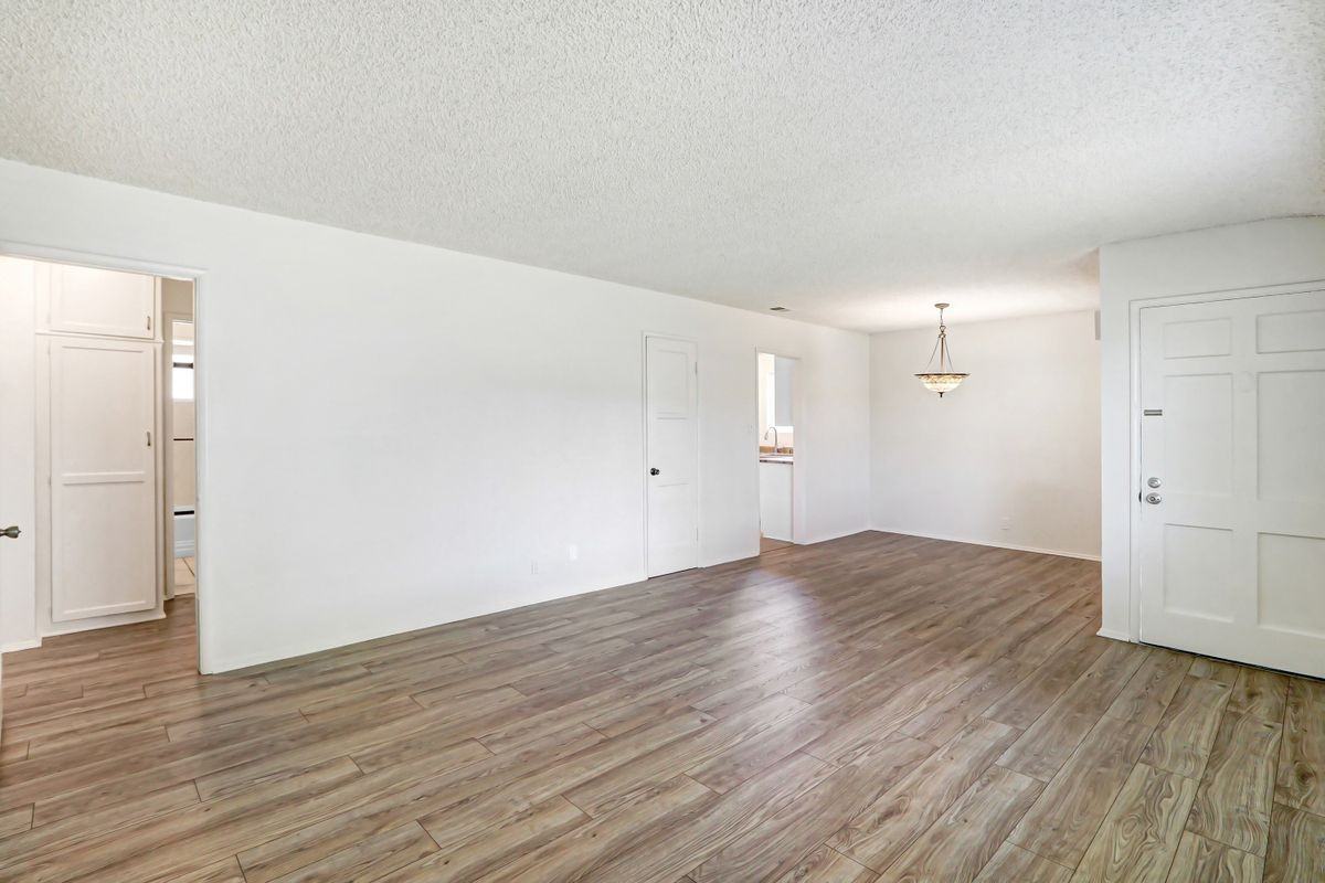 677 N Tulare Way - Photo 2 of 17