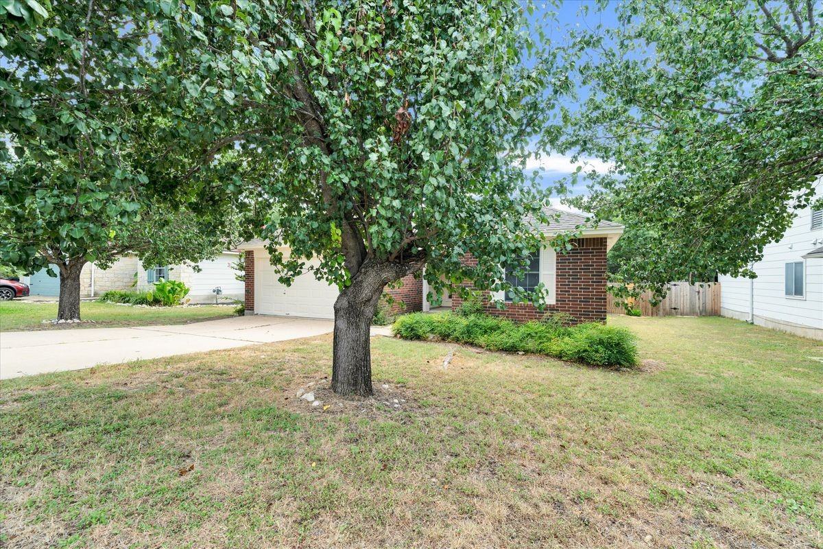 1707 Primrose Ln - Photo 2 of 33