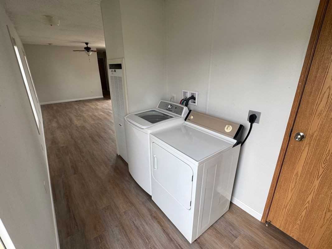 314 Central Ave S - Photo 6 of 9
