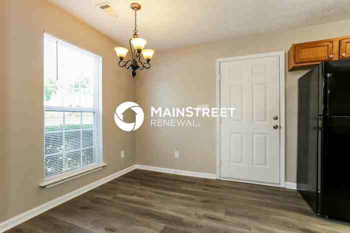 1060 Overlook St - Photo 4 of 16