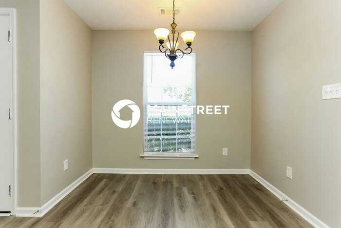 1060 Overlook St - Photo 5 of 16