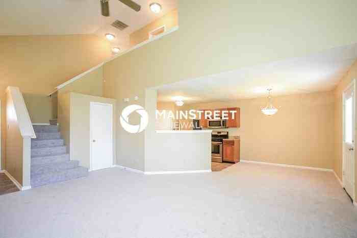 4420 Courtfield Dr - Photo 3 of 17
