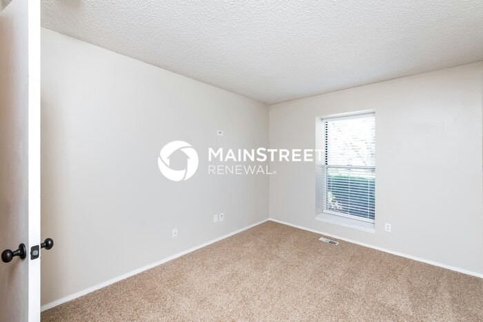18974 E 44th Ave - Photo 7 of 17