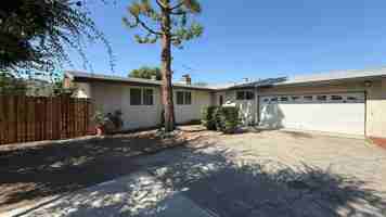featured image of 1002 E Walnut Ave