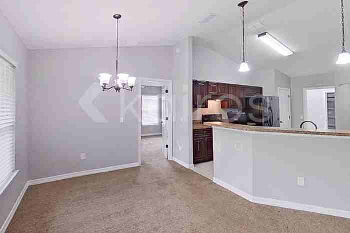 5623 Nw 55th Ave - Photo 6 of 26