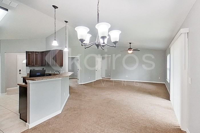 5623 Nw 55th Ave - Photo 7 of 26