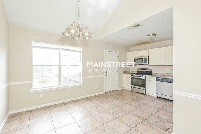 680 Compton Ln - Photo 4 of 15