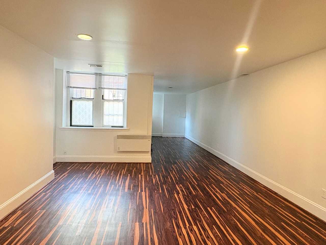 112 E. Preston St - Photo 3 of 22