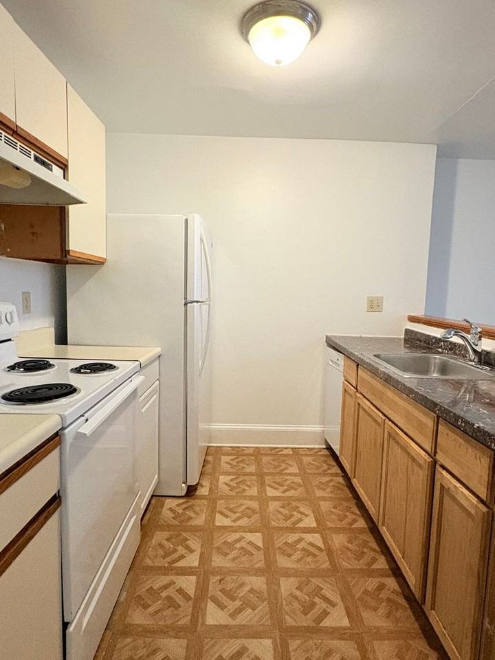 112 E. Preston St - Photo 5 of 22