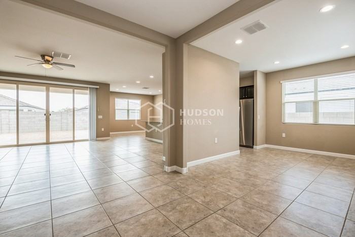 30151 W Clarendon Ave - Photo 4 of 32