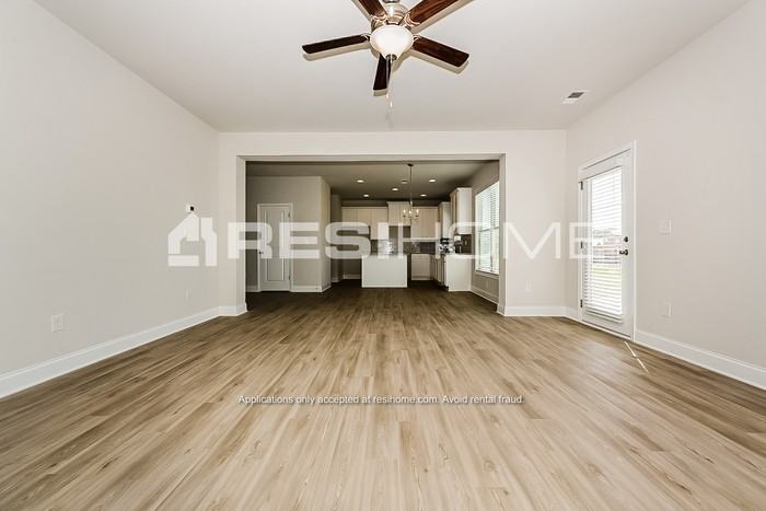 509 Fiery Warbler St - Photo 5 of 18
