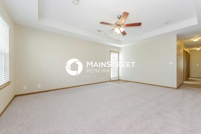 1406 Eagle Dr - Photo 4 of 16