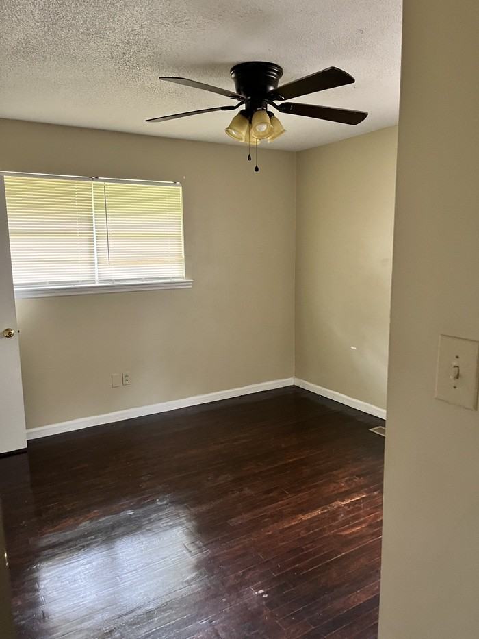 423 Poinciana Ave - Photo 2 of 9
