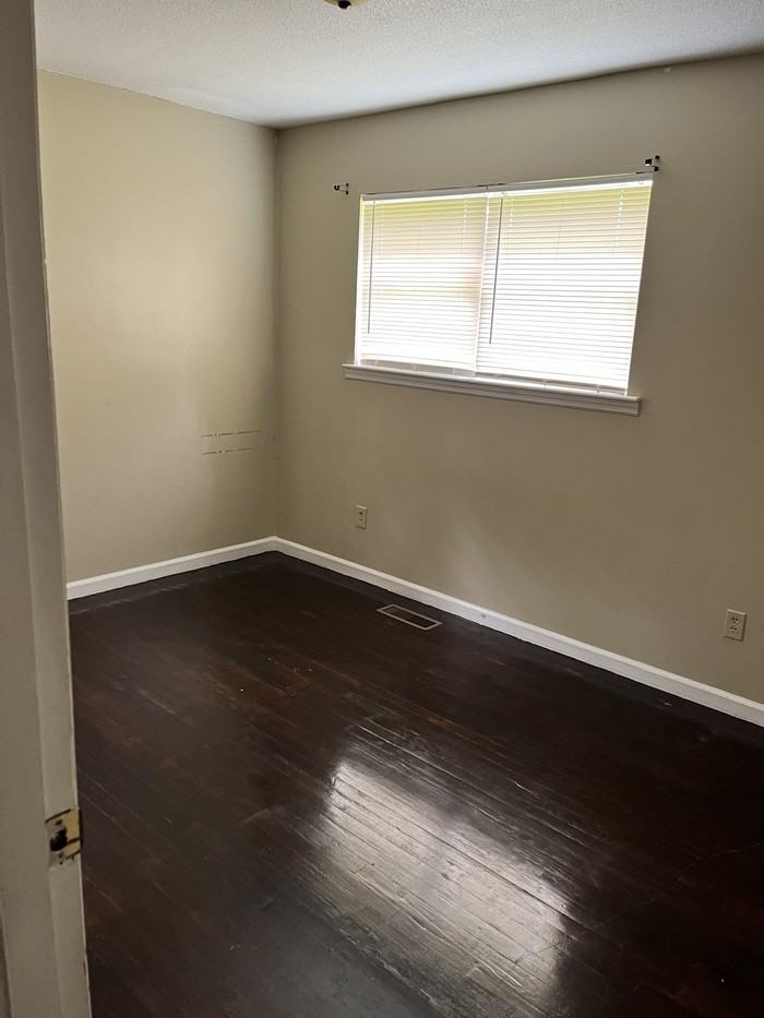 423 Poinciana Ave - Photo 3 of 9