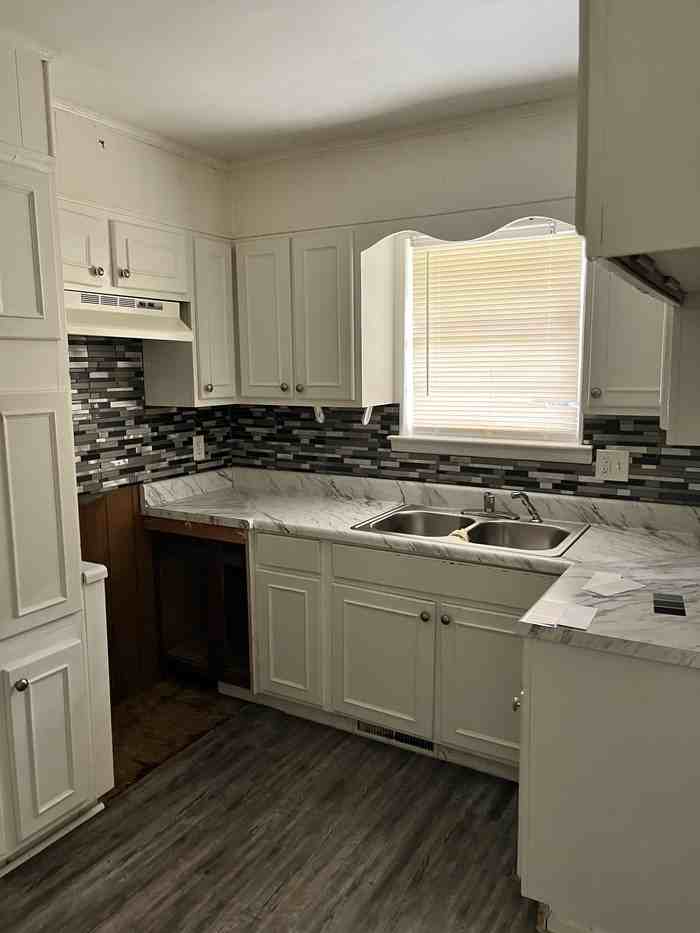 423 Poinciana Ave - Photo 5 of 9