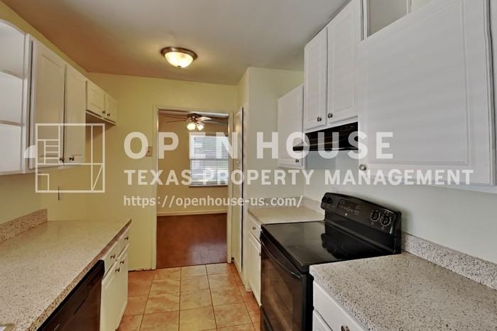 5045 Thompson Dr - Photo 6 of 21