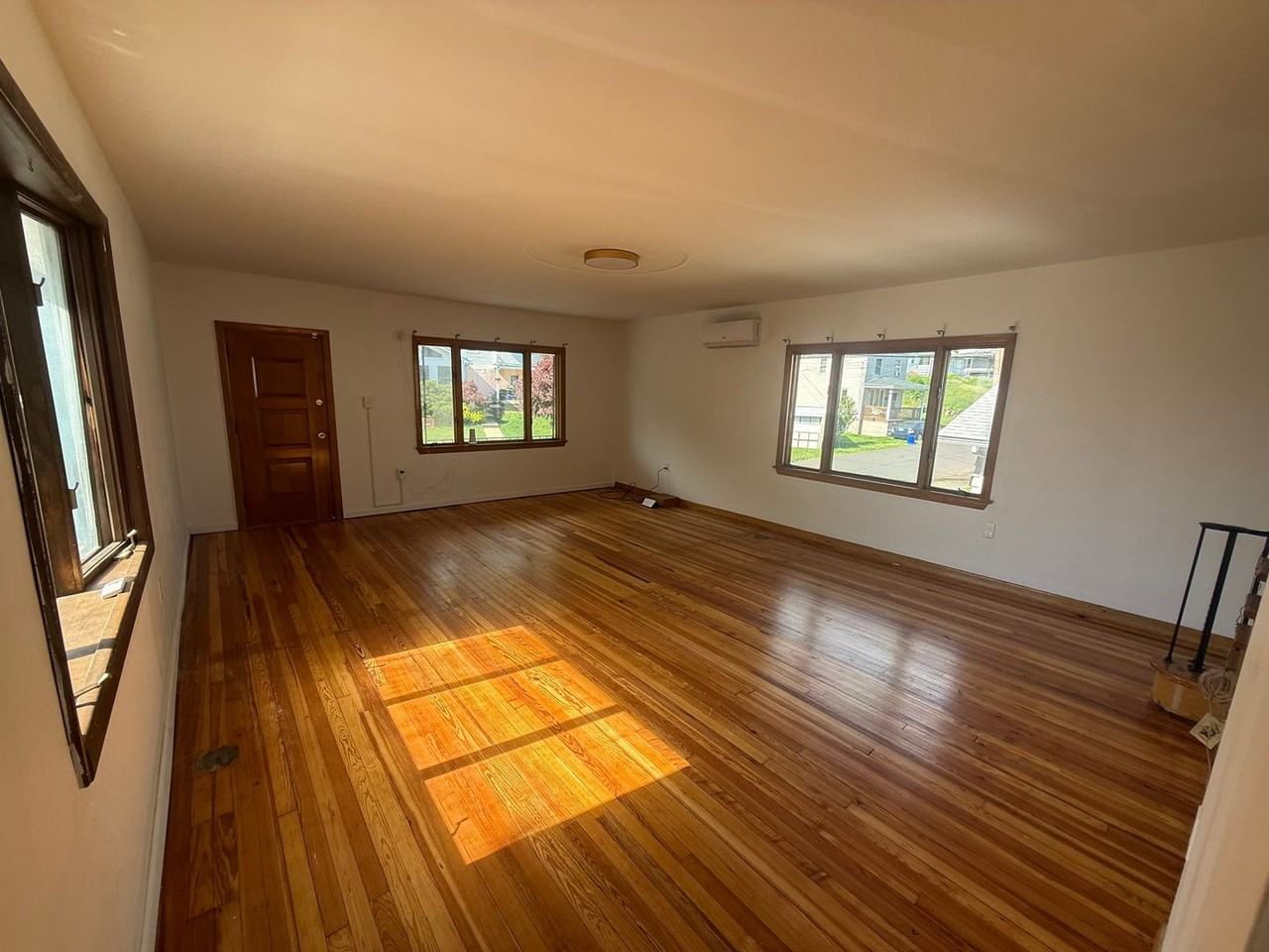 180 Panama St - Photo 2 of 11