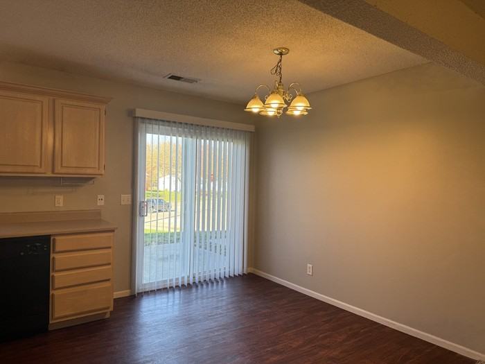10634 N Locust Ct - Photo 6 of 13