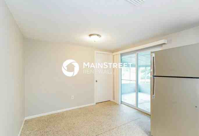 2192 Colonial Ave - Photo 5 of 16
