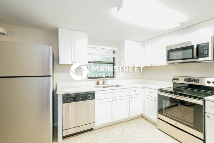 2192 Colonial Ave - Photo 7 of 16